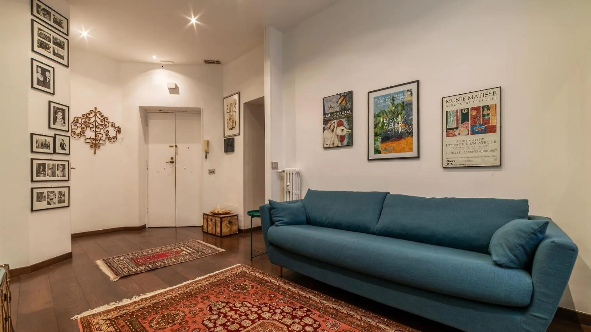 Piazza Di Roma Turquoise Apartment