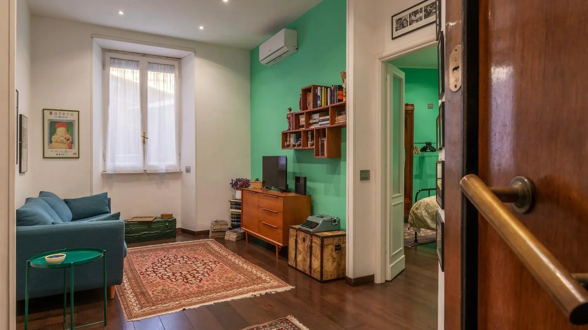 Piazza Di Roma Turquoise Apartment  Rome