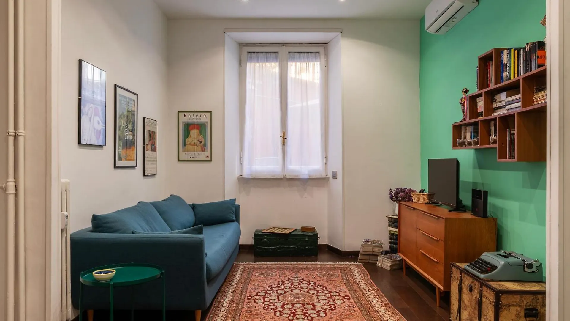 Piazza Di Roma Turquoise Apartment Italy
