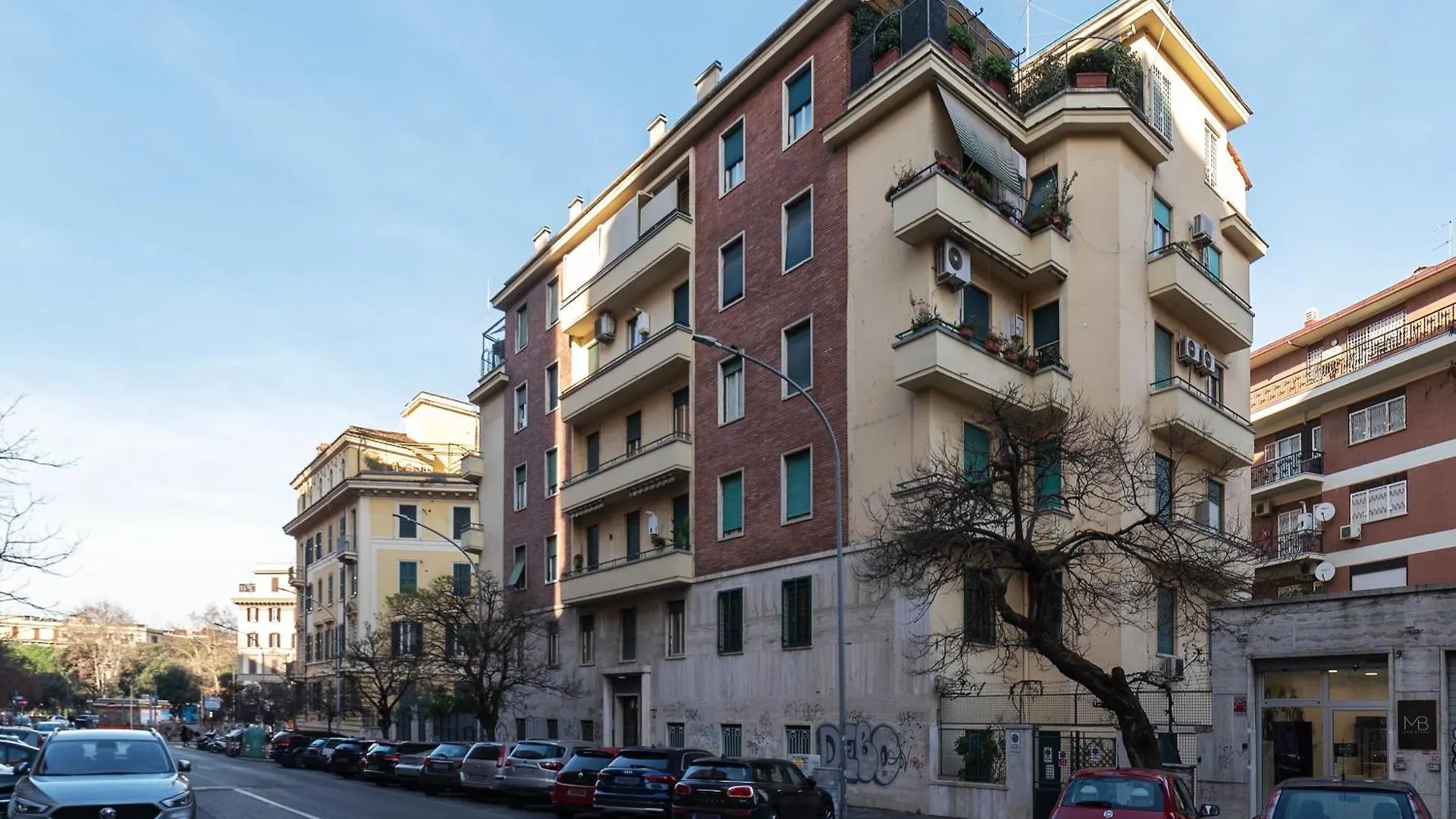 Piazza Di Roma Turquoise Apartment Italy