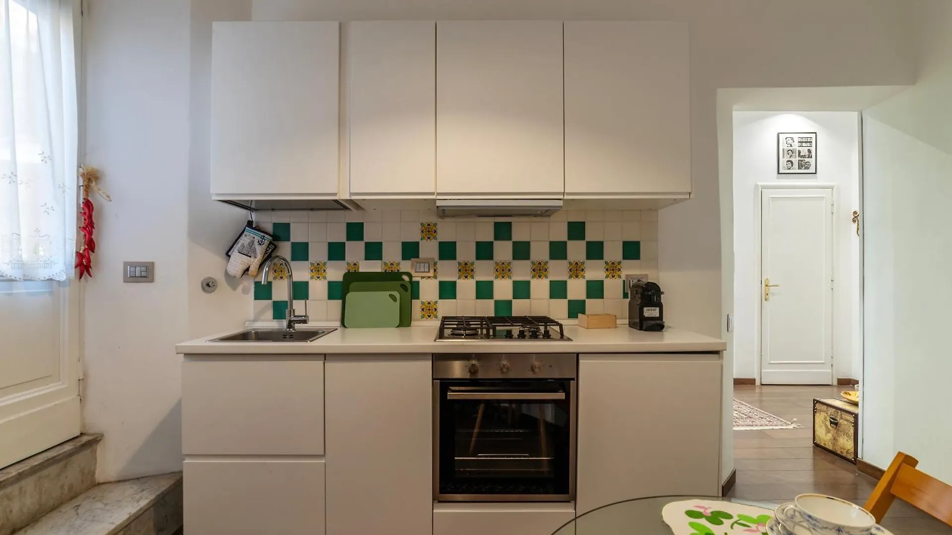 Piazza Di Roma Turquoise Apartment