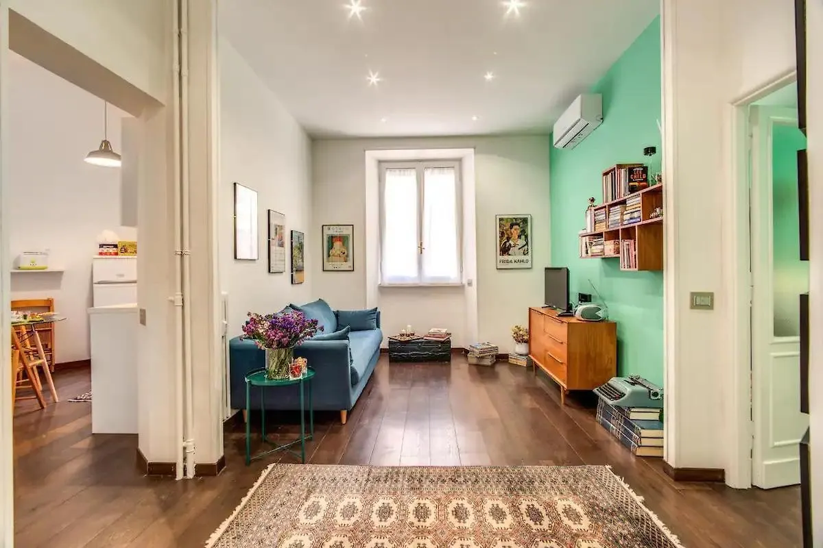 Piazza Di Roma Turquoise Apartment
