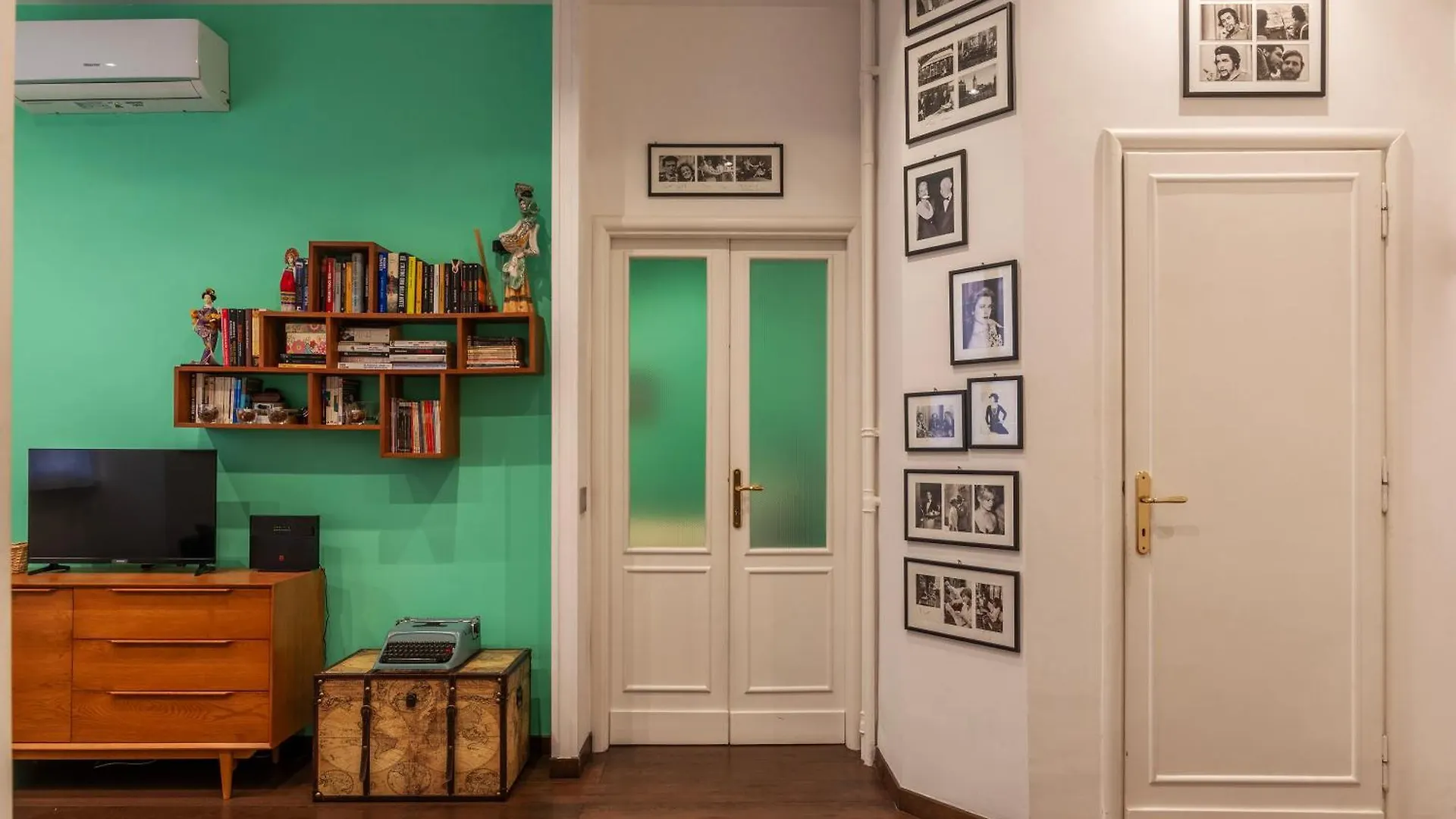 Piazza Di Roma Turquoise Apartment  Rome